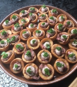canape roast beef yorkshire pud 3